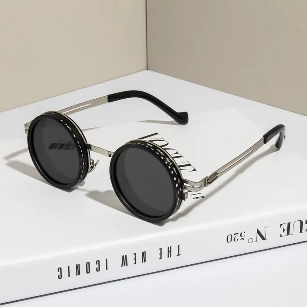 Round sunglasses with UV-protective lenses