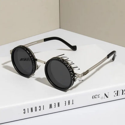 Round sunglasses with UV-protective lenses